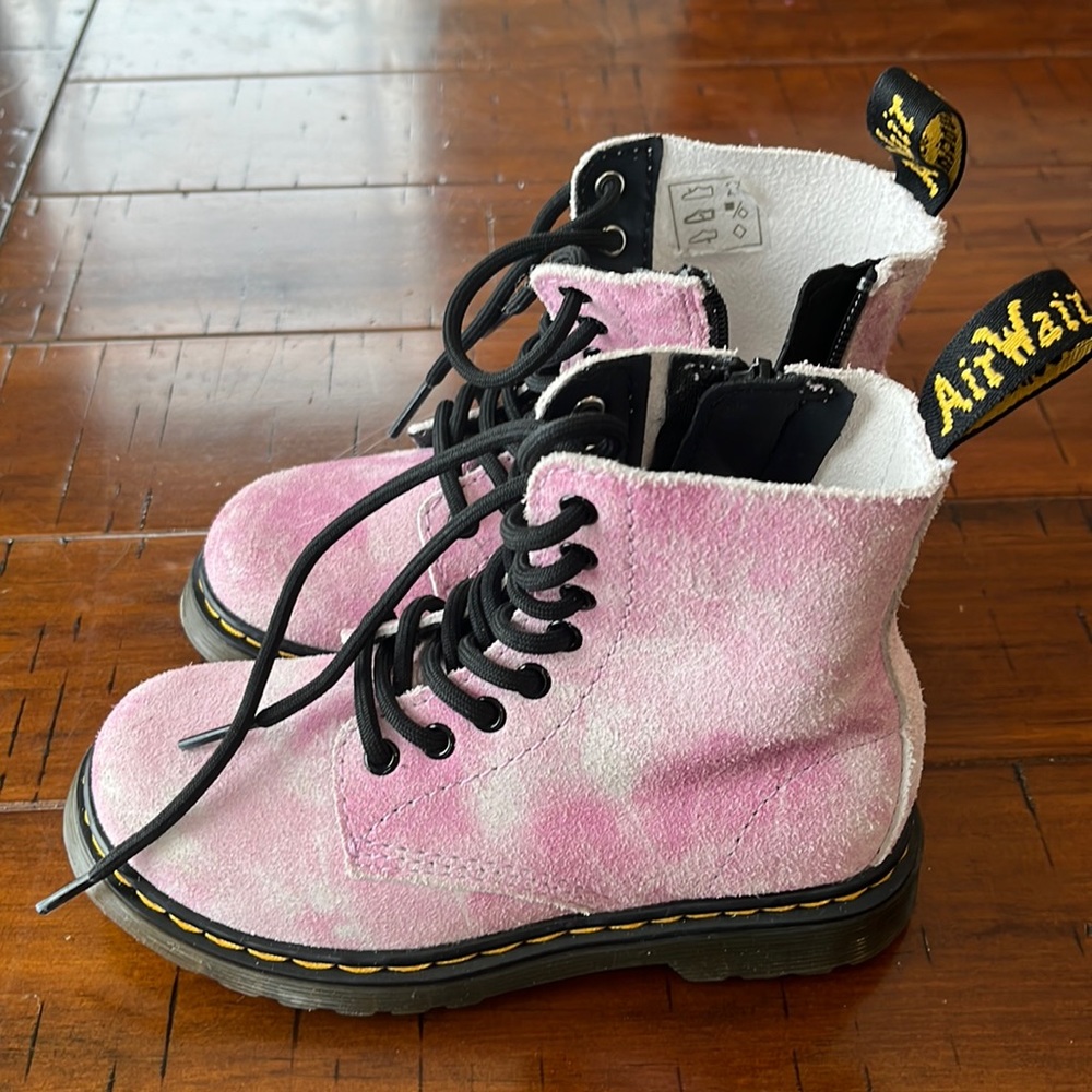 Dr Martens Girls pink tye dye combat boots NEW!